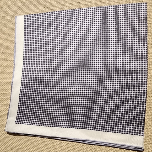 100% Silk Pocket Square - Picture 1 of 6